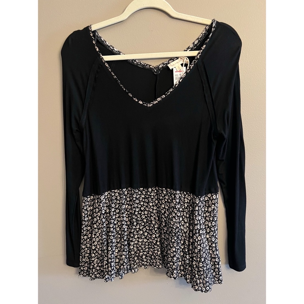 Hem & thread black long sleeve top